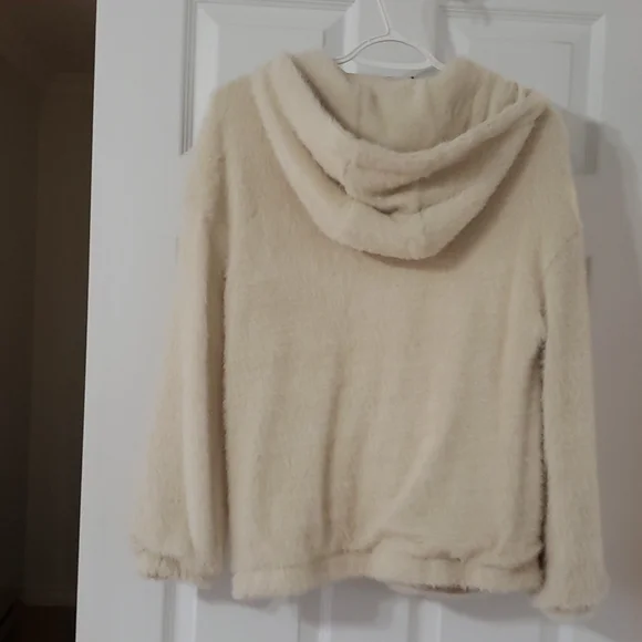 Sweater - Picture 2 of 4